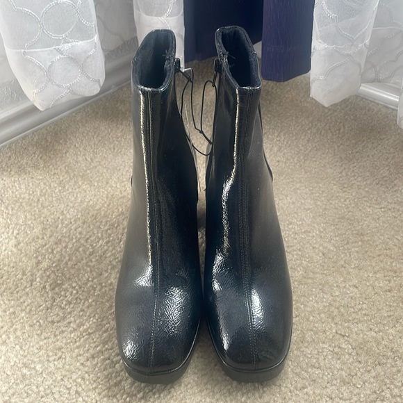 NWT H&M 8.5 Boots - Picture 1 of 6